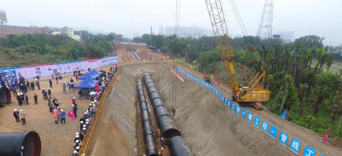 1��Ħ�ֳ� ���˾�����700.jpg