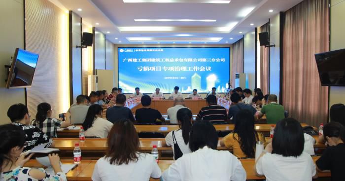 1�ۻ��ֳ����˲ӱ� ��700.jpg