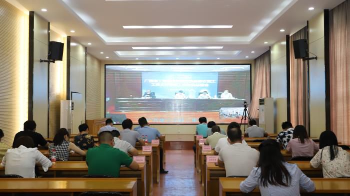 9.1�ܳа���˾�ֻ᳡�������� ��700.JPG