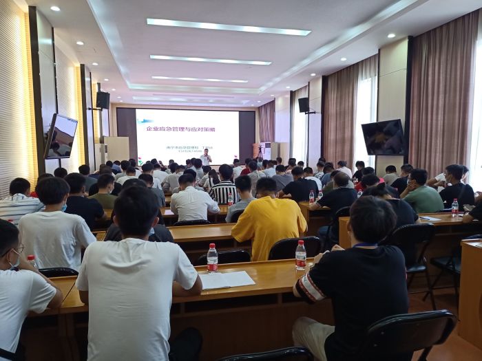 �徲�������֪ʶ��ѵ�ֳ�  �����  ��.jpg