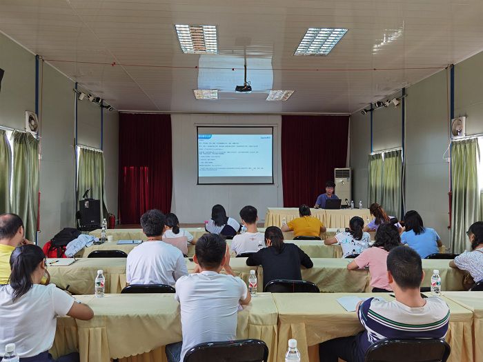 ��ѵ���ֳ�����Ө��.jpg