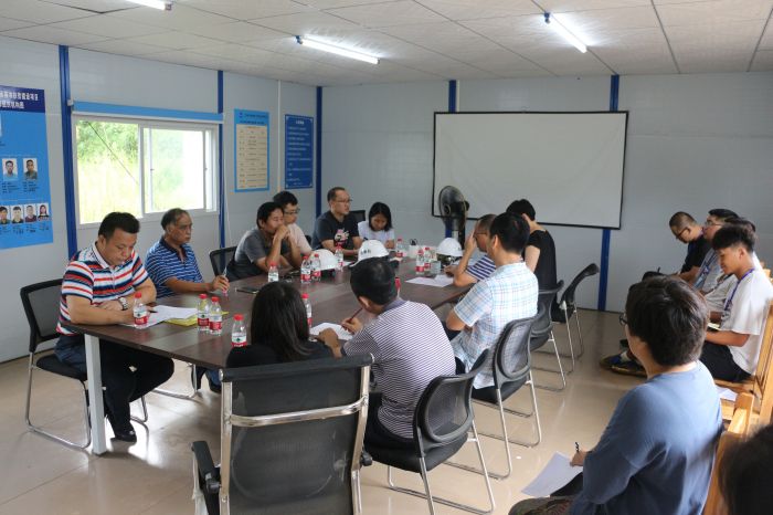 41�ۻ��ֳ��������� ��.jpg