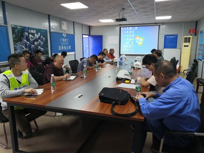 9������Ŀ���л��ֳ����˲ӱ� ��.jpg