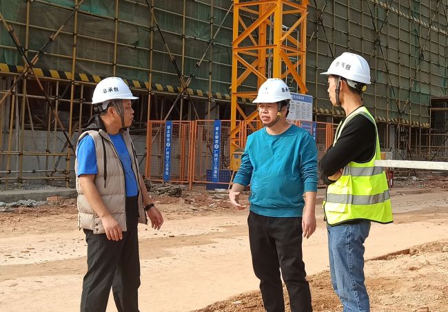 13�����ֳ����������ޱ ��.jpg