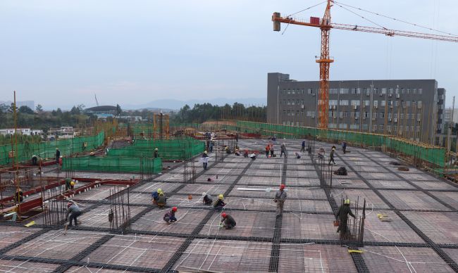 ������ְͨҵ����ѧԺ����У����Ŀ�Ϲ��ֳ�����ͼ��.jpg